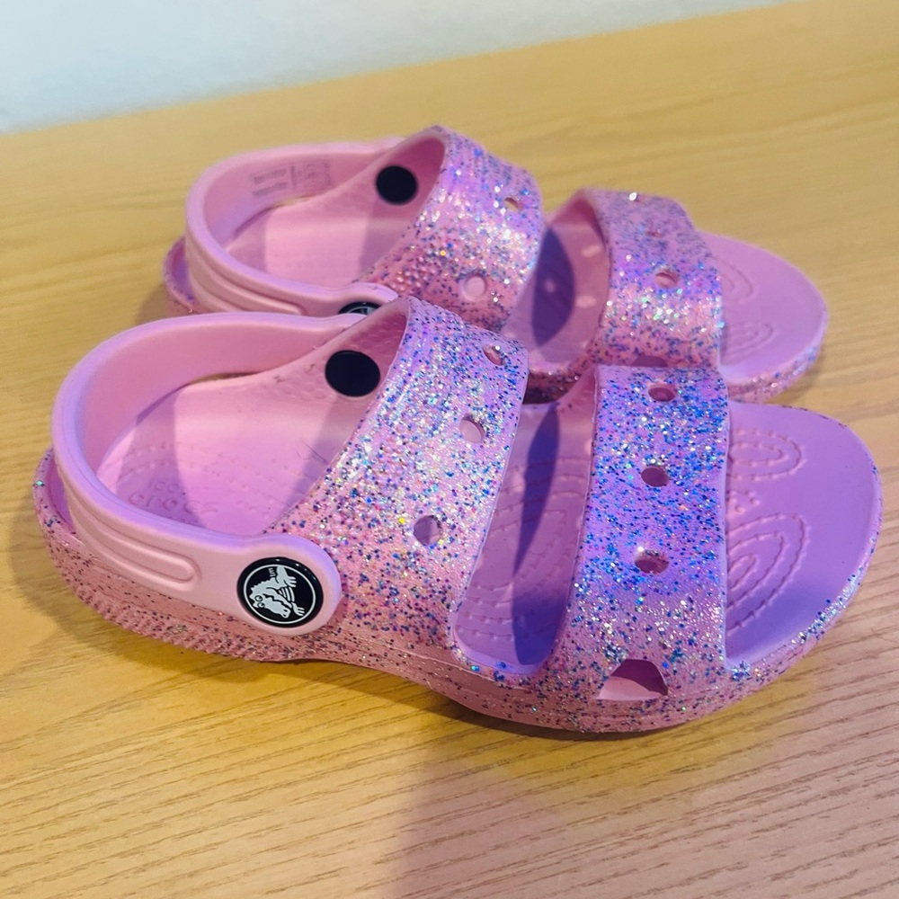 🚨New Crocs/Sparkly Pink Kids Sandals🚨